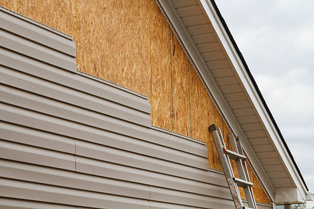 Professional Emergency Siding Repair technician working in Rosedale, MD